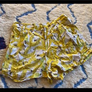 ZARA banana print linen shorts